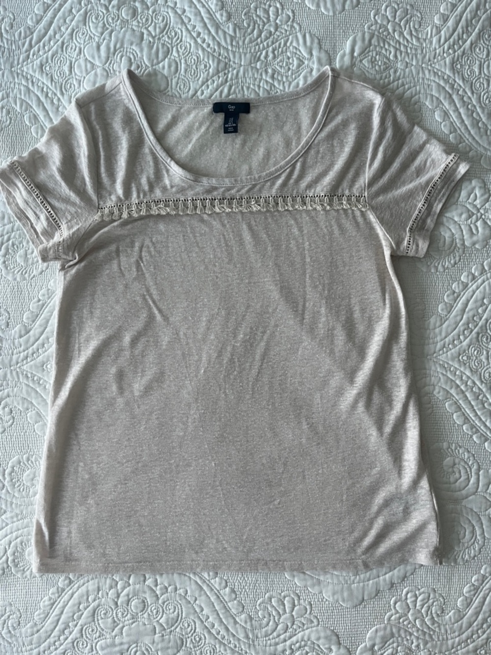 GAP Light Cream Short Sleeve Scoop Neck Top with Trim